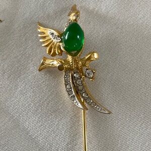 D’Orlan Jelly Belly Vintage Gold Tone With Green Cabochon Bird Stick Pin